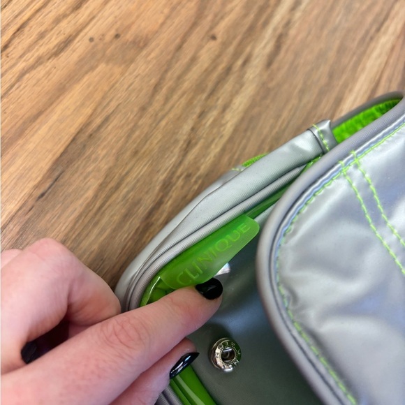 Clinique Makeup Travel Bag Silver Neon Green Snaps - Picture 8 of 8